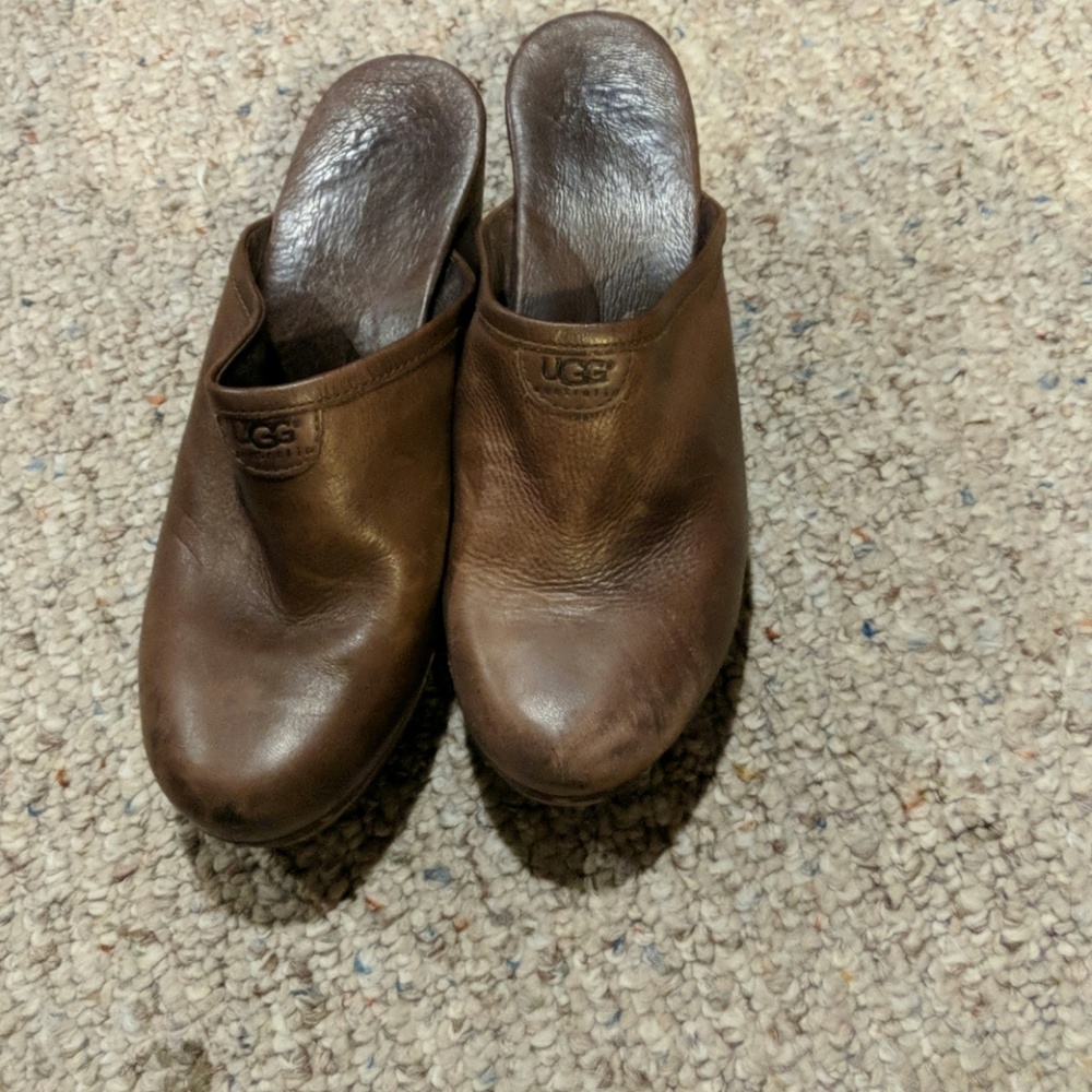 Ugg clogs